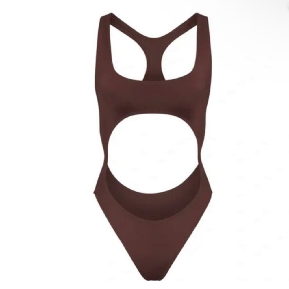 Skims Coa Signature Swim Cut Out Monokini One Piece
Size:L